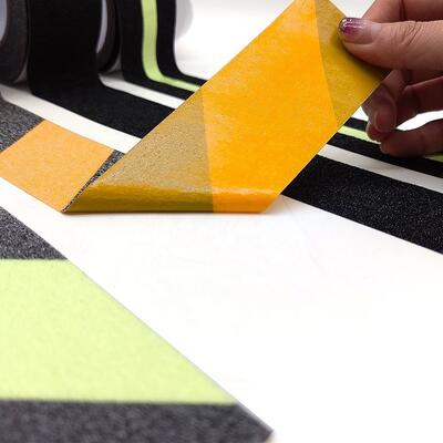 Giải pháp bảo vệ lối đi cầu thang công nghiệp Băng dính chống trượt sàn Lực kéo mạnh