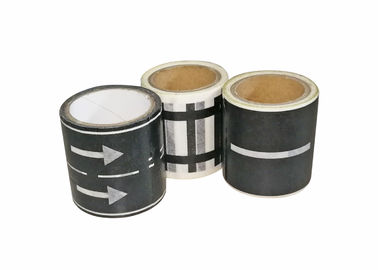 Băng đường và xe lửa băng với dấu hiệu đường bộ dành cho trẻ em Xe ô tô đồ chơi
